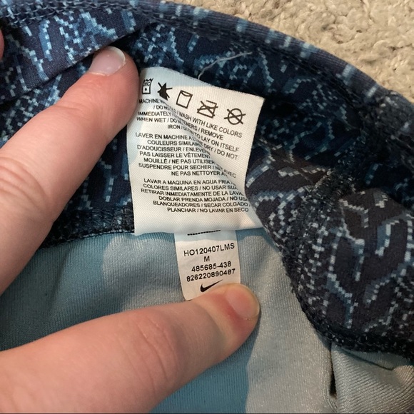 Nike Women's Blue Patterned Leggings - Picture 5 of 8